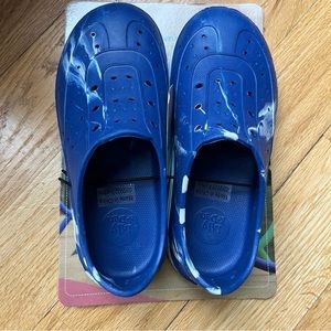 NWT Child water shoes SZ 13/1